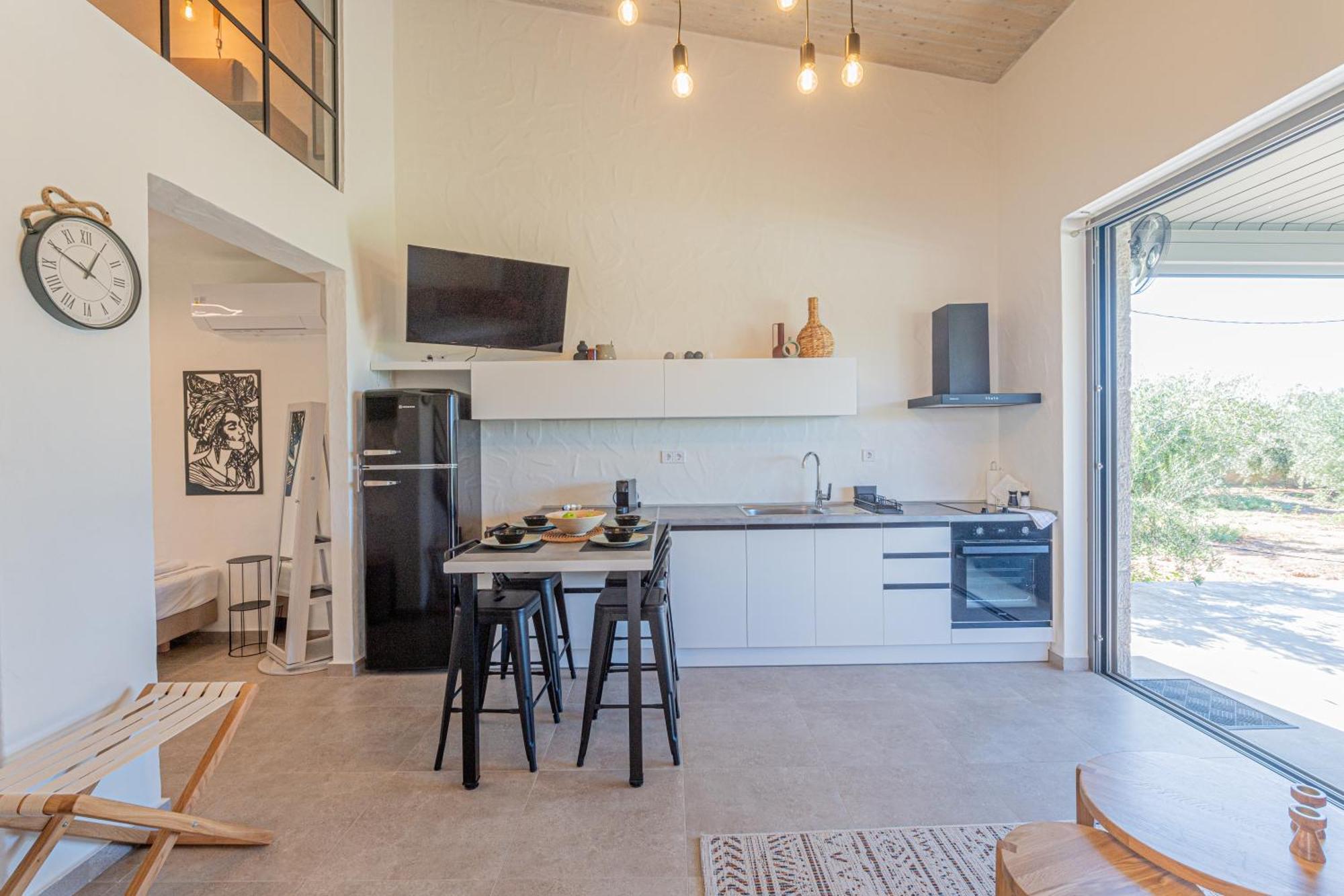 Irissa Suites Paralia Irion Экстерьер фото